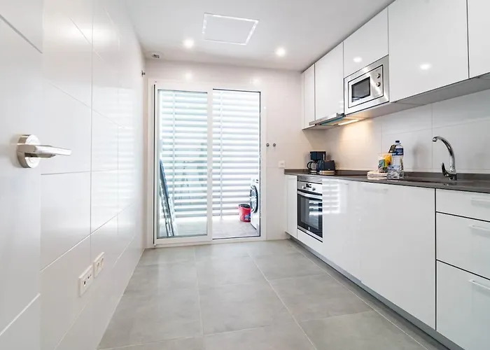 Jg5.4a- Modern With Views *