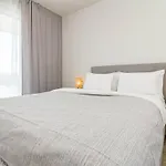 Jg5.4a- Modern With Views