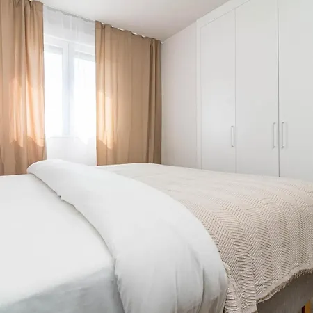 Apartment Jg54a Modern Aparment With Views