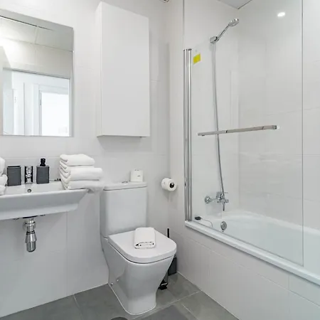 Jg5.4a- Modern With Views 아파트