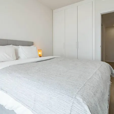 Jg54a- Modern With Views Apartment Marbella