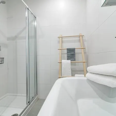 Jg54a- Modern With Views Apartment Marbella