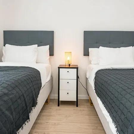 Jg5.4a- Modern With Views *