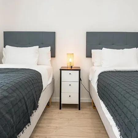 Jg5.4a- Modern With Views Marbella